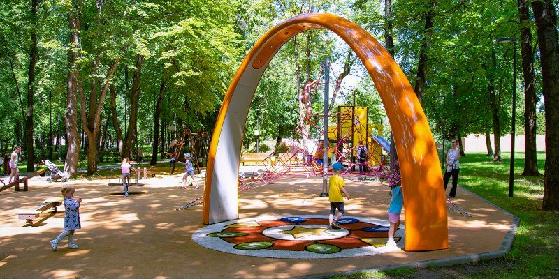 Xylophones, drums and dancing: Parks with dance floors