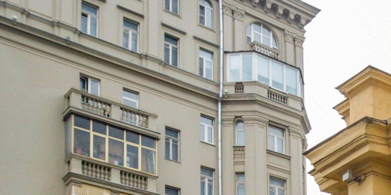 Нежилую мансарду на Земляном Валу выставили на торги