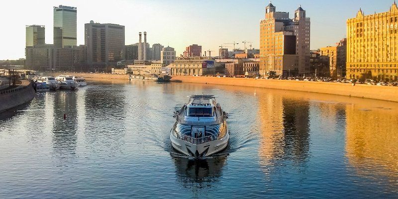 Гастрономические рейсы и театральные круизы: открывается сезон зимней навигации