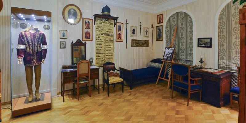 Костюм Ричарда III, эскизы и Шекспир: чем интересна Мемориальная квартира Александра Сумбатова-Южина