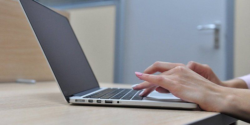 Водители могут задать любые вопросы о парковке дистанционно