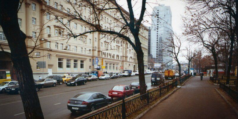 Three railway stations and “a man in a jacket”: Moscow Main Archive about the history of Kalanchevskaya Street