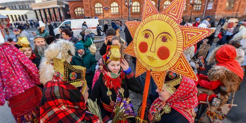 Реконструкторы из Европы и старинные рецепты. Программа «Московской Масленицы» на рабочую неделю
