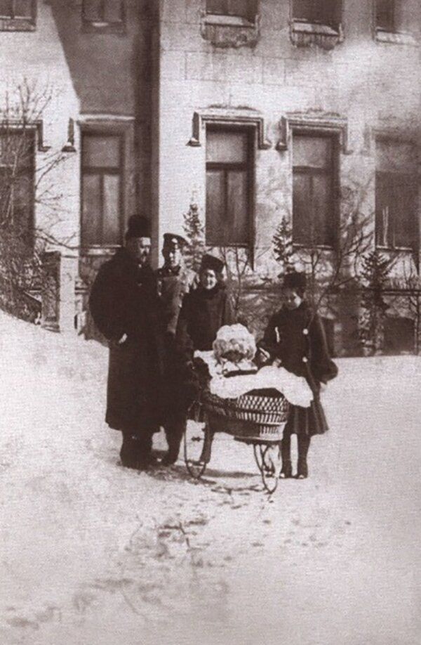 Савва Морозов с детьми. 1905 год
