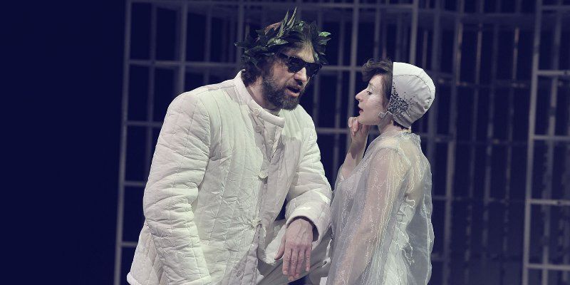 Ложь на ходулях. Смотрим новый спектакль «Мастерской Петра Фоменко»