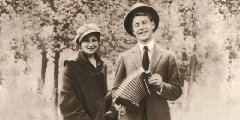 Гитара Высоцкого, гармонь Есенина и другие инструменты. Музыкальные истории из московских музеев