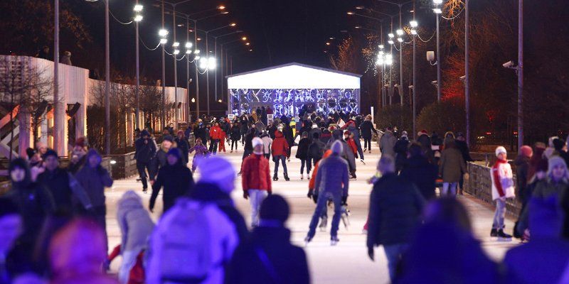 Каток в Парке Горького можно оплатить картой «Тройка»