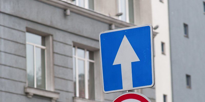 Движение по улице Льва Яшина станет односторонним