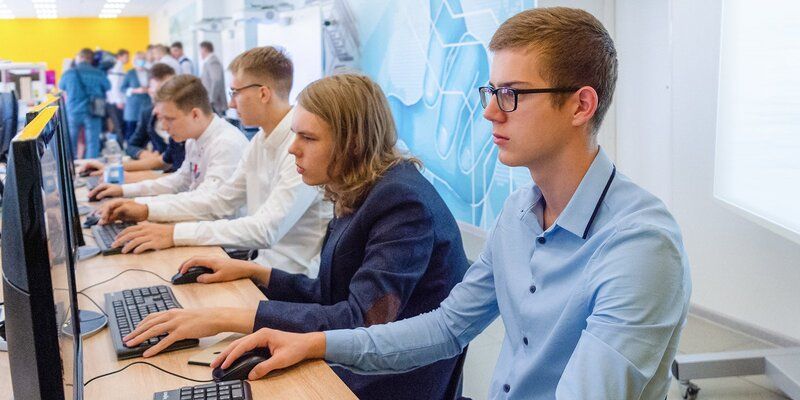 В пяти технических вузах открылась образовательная программа по предпринимательству