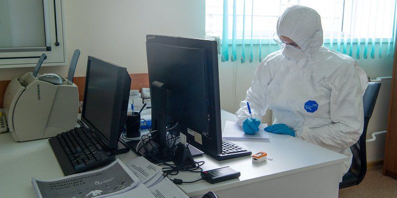 Почти 85 процентов новых случаев коронавируса у пациентов моложе 65 лет