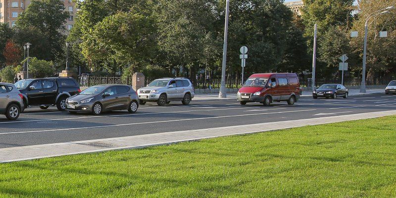 Двустороннее движение введено на участках улиц Трубецкой и Россолимо