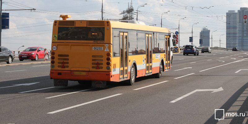 Неисправный автобус сняли с маршрута в Москве