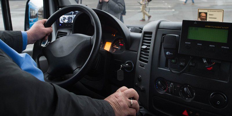 В частных автобусах установят тревожные кнопки и видеокамеры