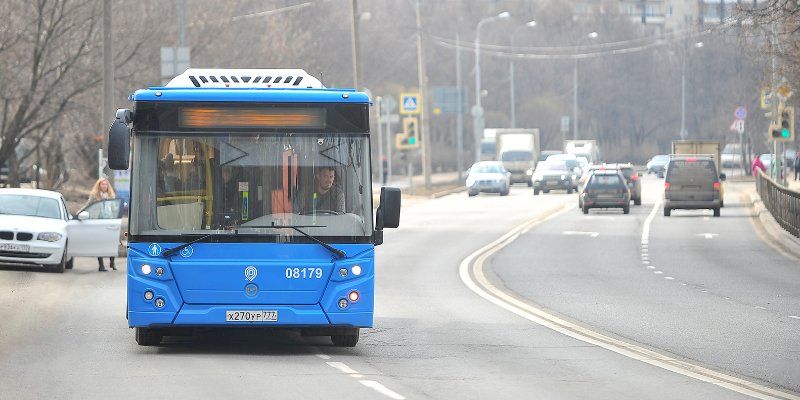В праздники изменится режим работы автобусов на юге и севере Москвы