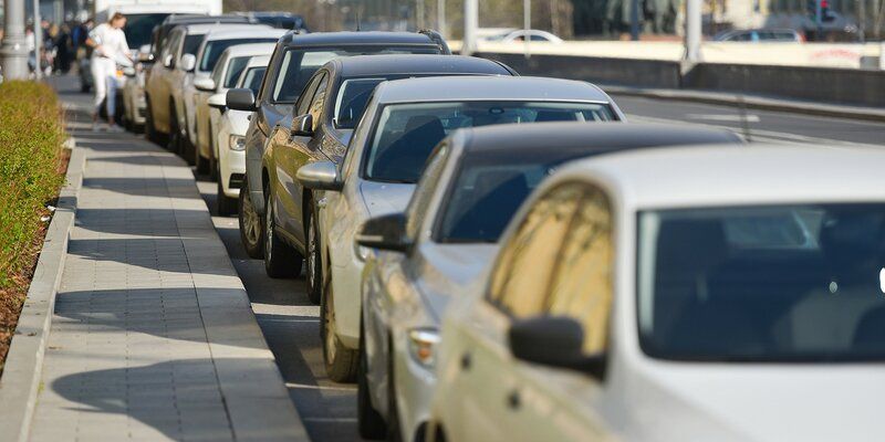 Парковка на улицах Москвы 12 и 13 июня будет бесплатной