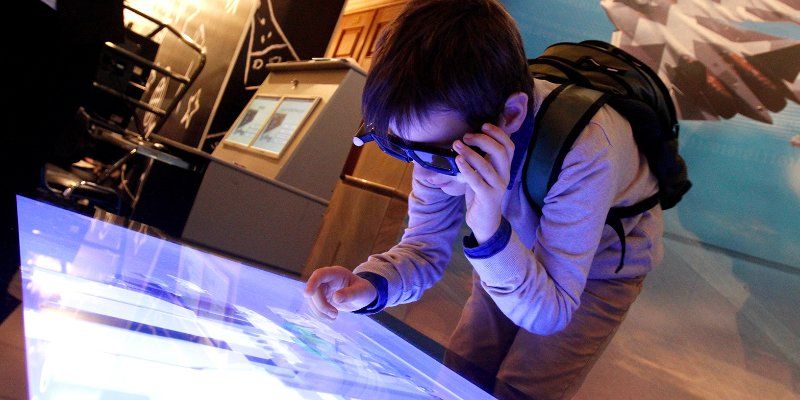 Снять мультфильм и выпить чаю с героями сказок: 20 апреля библиотеки приглашают детей на «Библиосумерки»