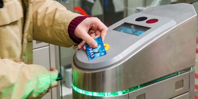 Возле станции метро «Кузьминки» начали продавать проездные