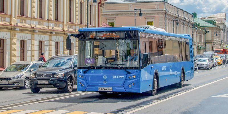 Более 500 новых автобусов запустили в Москве с начала года