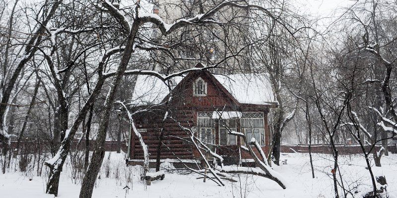 Red Dacha, Green Dacha, Golitsyn baroque: Perovo and Novogireyevo main landmarks
