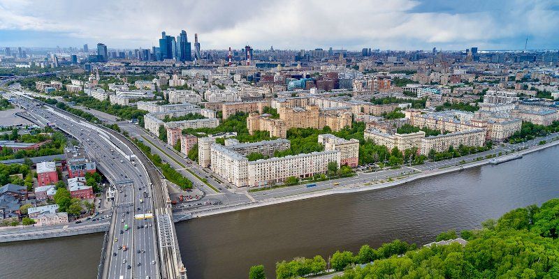 Среднесуточный товарооборот московских компаний вырос на четыре процента