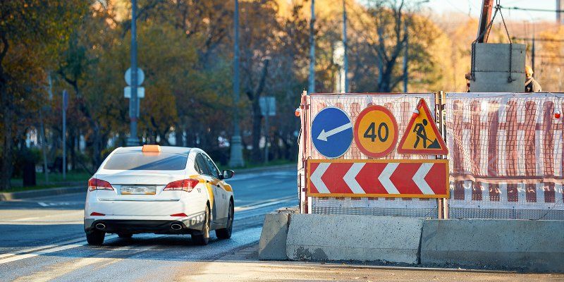 На нескольких улицах в трех округах изменилась схема движения