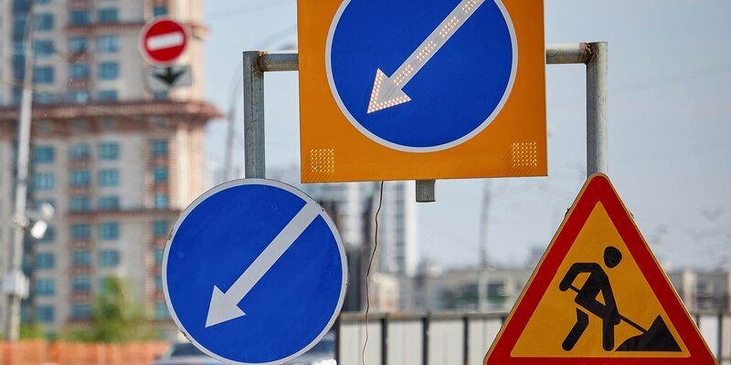 На нескольких улицах ЦАО, ЗАО и СВАО временно изменится схема движения транспорта