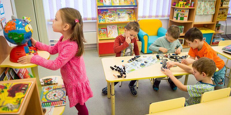 В апреле в ТиНАО откроют школу-гигант и два детских сада