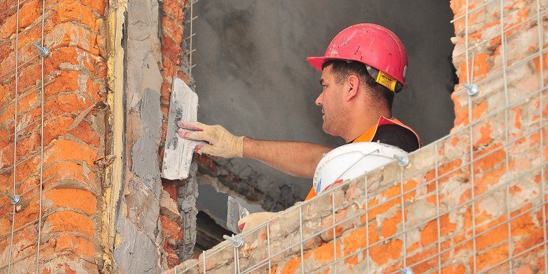 В Проточном переулке начали ремонтировать детскую поликлинику