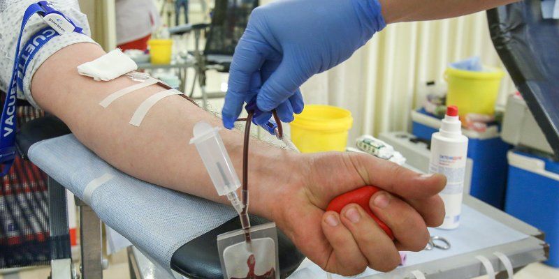 60 выздоровевших от COVID-19 стали донорами плазмы
