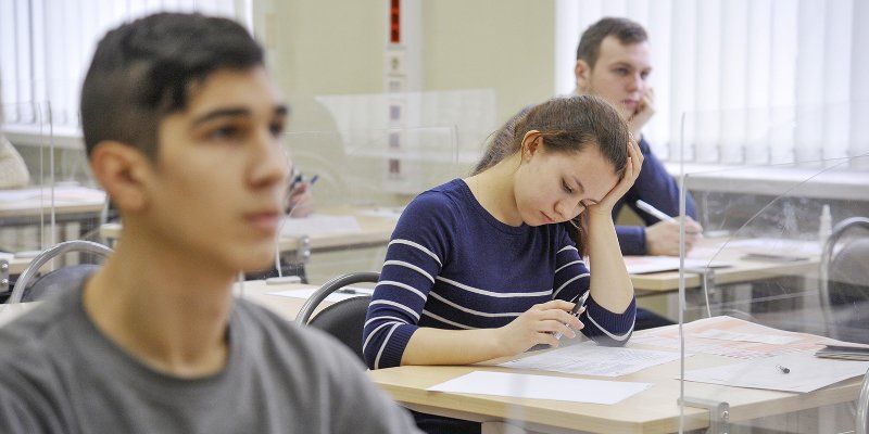 ЕГЭ по истории и химии досрочно сдали более тысячи человек