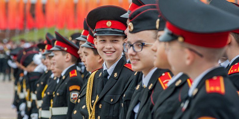 Церемониальный марш и трюки на лошадях: как пройдет парад кадет на Поклонной горе