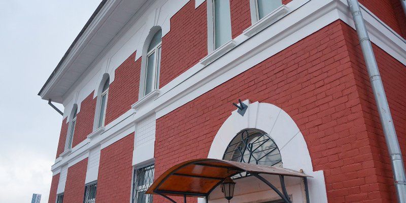 Завершился ремонт фасадов исторического жилого дома на станции Пресня