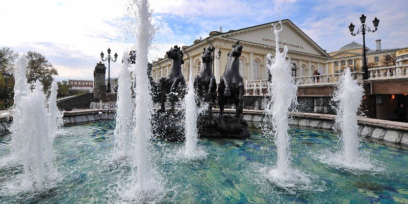 Запуск фонтанов в Москве отложили