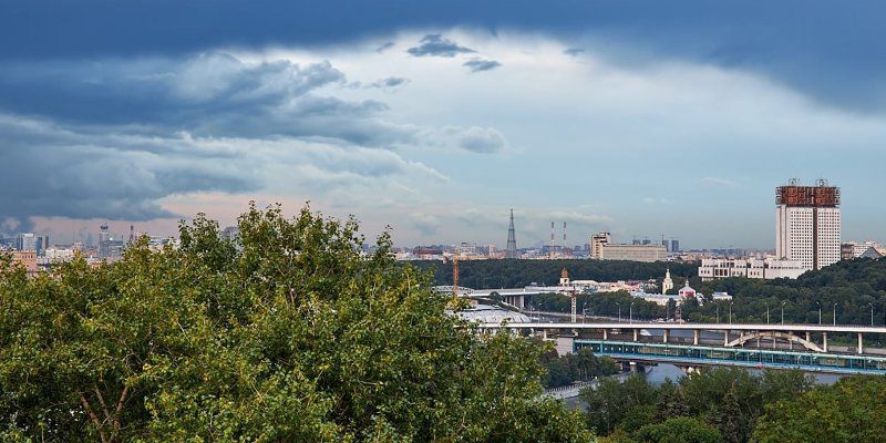 Облачная и дождливая погода ожидает москвичей в пятницу