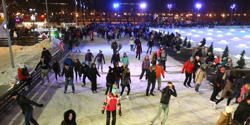Первую «Ночь на катке» посетили более 15 тысяч человек