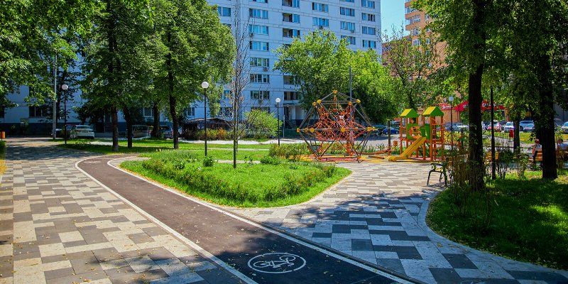 Обновленный сквер открылся в Большом Факельном переулке