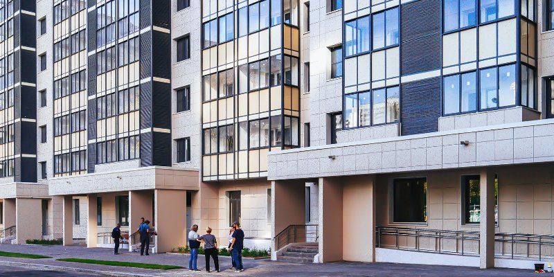 Жильцы дома на улице Лобачевского получили ключи от новых квартир по программе реновации