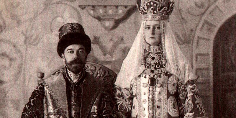 Истории вещей. Рассматриваем эскиз к костюму императрицы