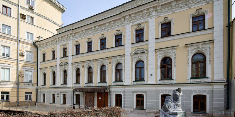 The white stone basement and the grand staircase: what is being restored in the Central House of Journalist