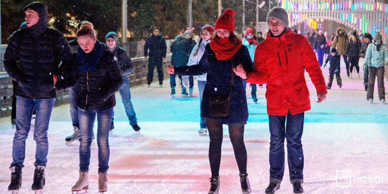 14 февраля в парках: уроки парного катания и прогулки на северных оленях