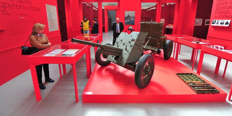 Военные документы из фондов Сталина показали на выставке «1942. В штабах Победы»