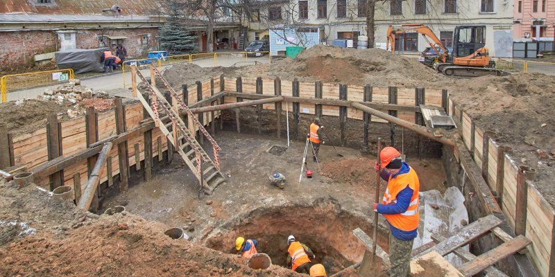 На Остоженке нашли пуговицу XVIII века с символикой Мальтийского ордена