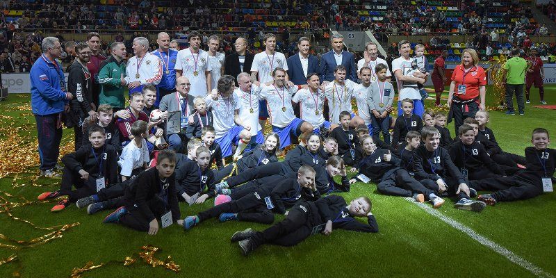 Сборная России по футболу выиграла Кубок легенд