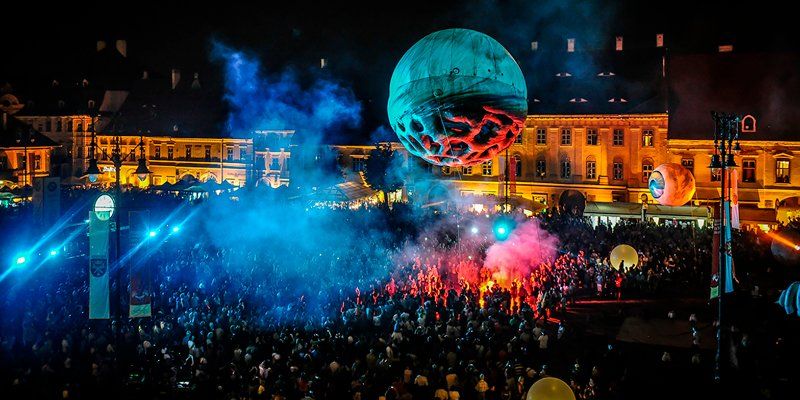 Театр чуда и вертикальные танцы: пять главных спектаклей фестиваля «Вдохновение»