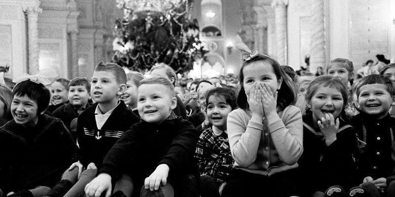 Возвращение в Новый год: пять традиций XX века