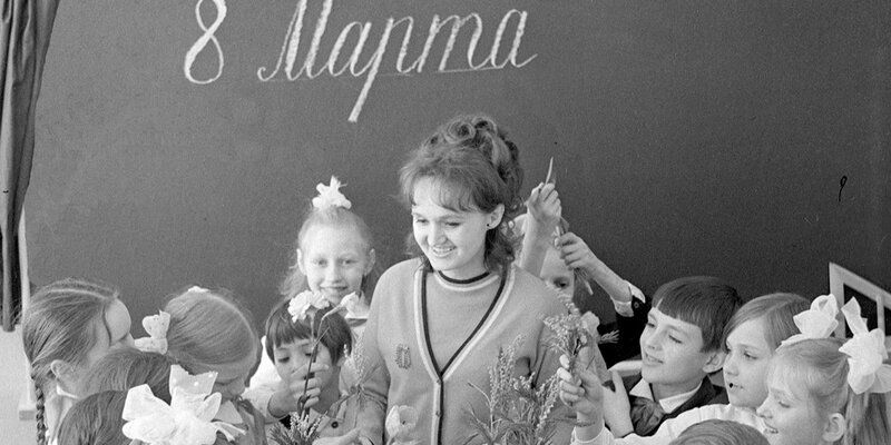 Как менялась роль женщины: Главархив опубликовал фотографии москвичек разных лет