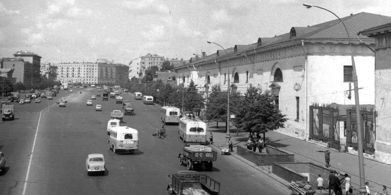 Фильм «Москва слезам не верит» начинается с нашего дома: пять историй московских старожилов