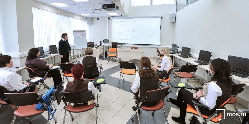 Эмоциональный интеллект и продуктовые тренинги: как готовят к работе сотрудников центров госуслуг