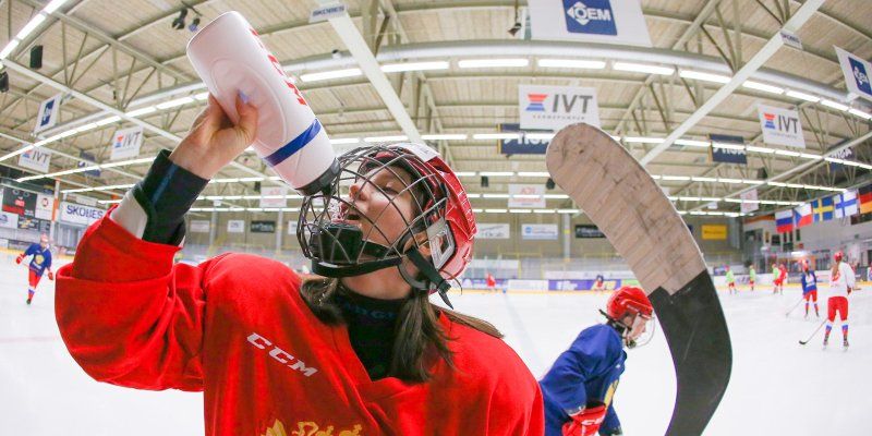 Во-первых, это красиво: спортсменки — о футболе, хоккее и самбо