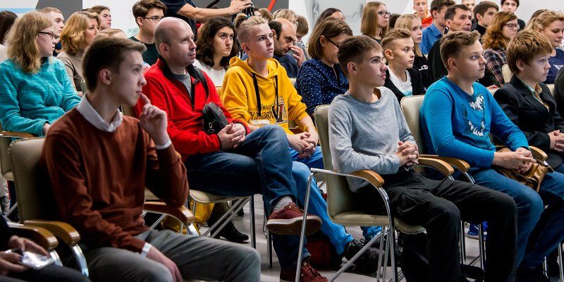 От Рафаэля до Пелевина: новый сезон образовательной программы стартует на ВДНХ